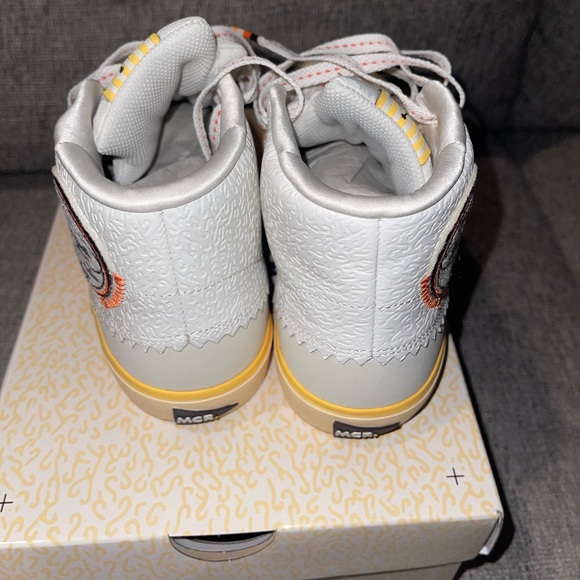 Jordan Maison Chateau Rouge Mid size 6.5Y LIKE NEW - Picture 8 of 12